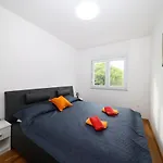 Apartment Anchor